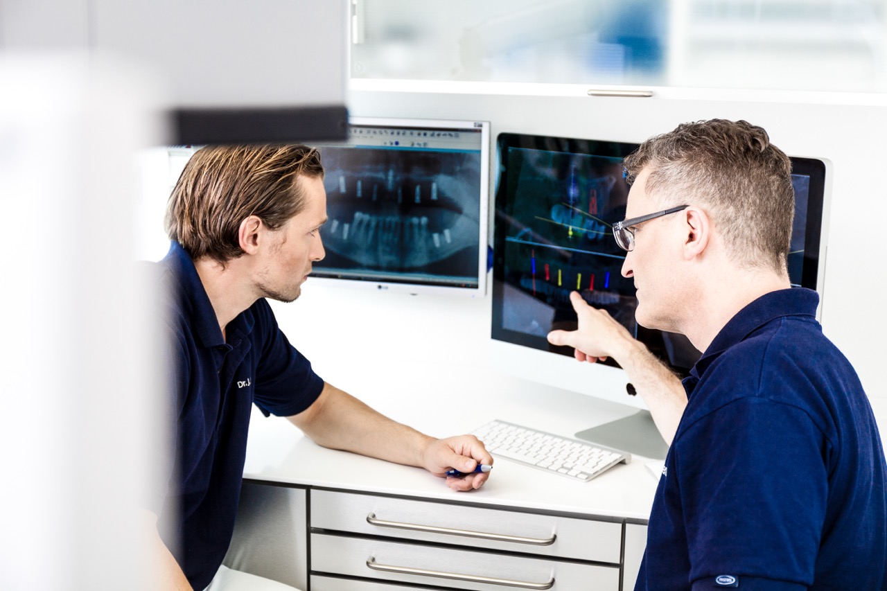 Praxisklinik Dr. Henßler Team